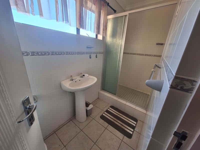 5 Bedroom Property for Sale in Hartenbos Heuwels Western Cape